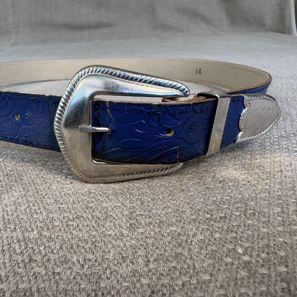 VTG Floral Embossed Dark Blue Leather Belt  Women’s Small Western Southwest 551